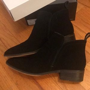 Black Dolce Vita Booties